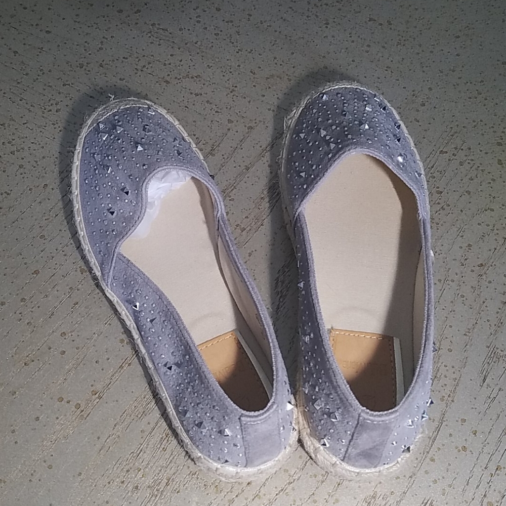 Ladies Shoes - Picture 2 of 4